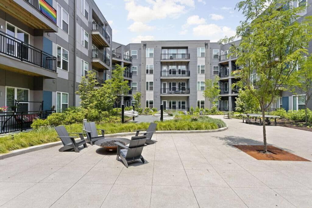 Mid-Century Modern Studio Cozysuites Downtown Indianapolis Exterior photo
